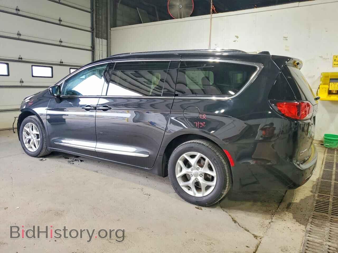 2017 CHRYSLER PACIFICA - VIN: 2C4RC1EGXHR757502 - Photo 2