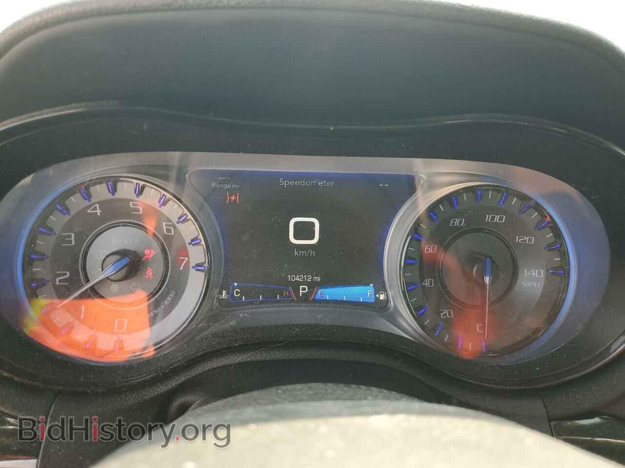 2018 CHRYSLER 300 - VIN: 2C3CCABG9JH227516 - Фото 9