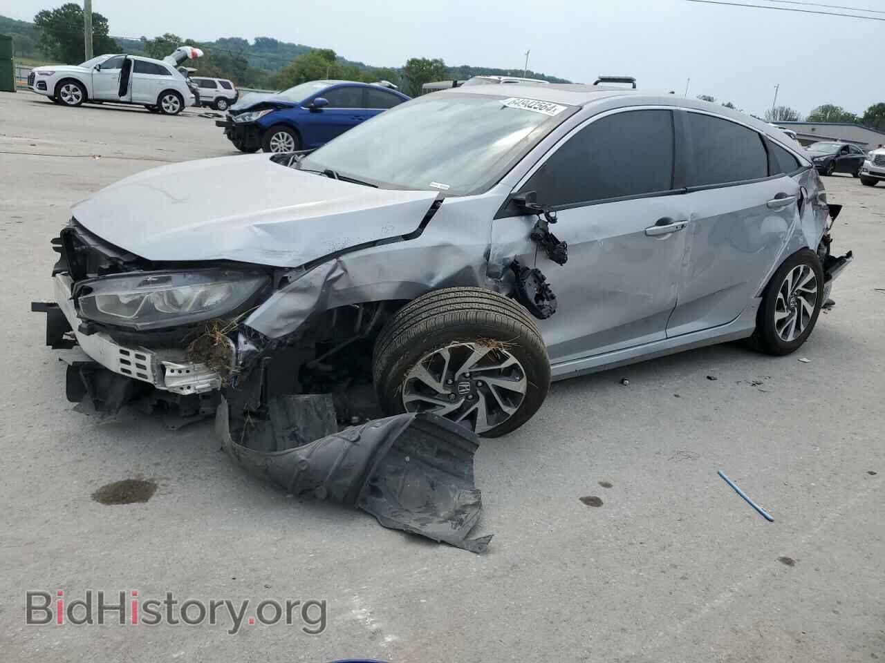 Photo 2HGFC2F74JH582345 - HONDA CIVIC 2018
