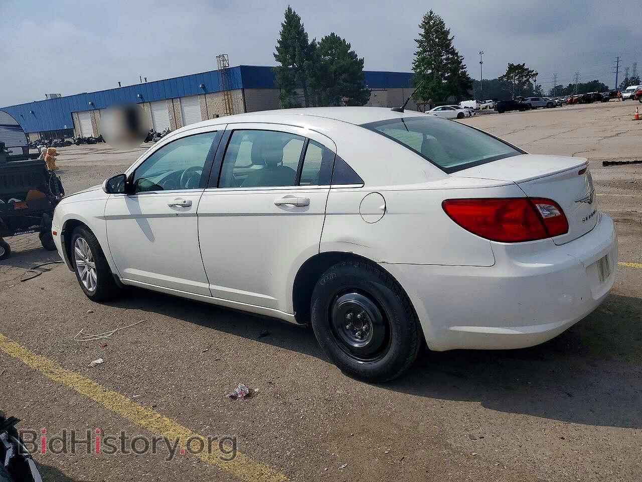 2010 CHRYSLER SEBRING - VIN: 1C3CC5FB0AN174024 - Фото 2