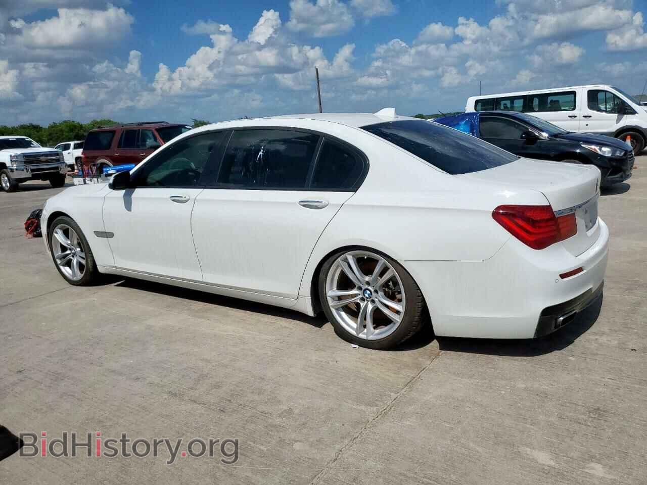 2014 BMW 7 SERIES - VIN: WBAYE8C53ED134332 - Фото 2