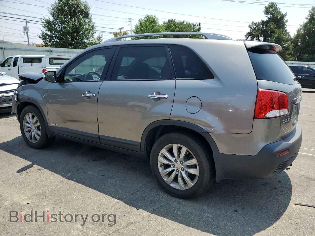 2011 KIA SORENTO - VIN: 5XYKUDA20BG124447 - Фото 2