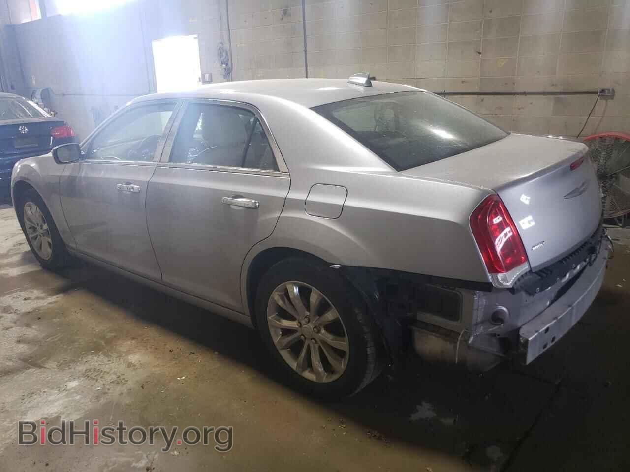 2017 CHRYSLER 300 - VIN: 2C3CCARG3HH588210 - Фото 2
