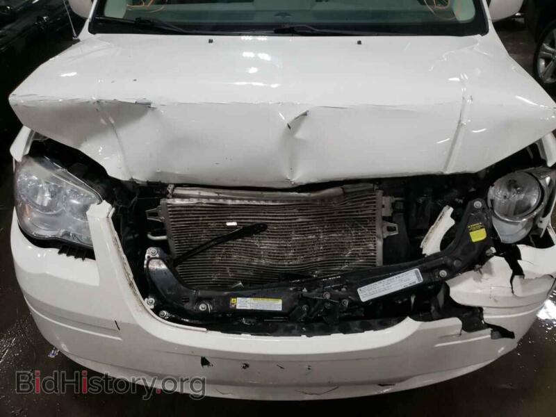 2010 Chrysler MINIVAN (VIN 2A4RR5D19AR221918) — photo 9 of 10