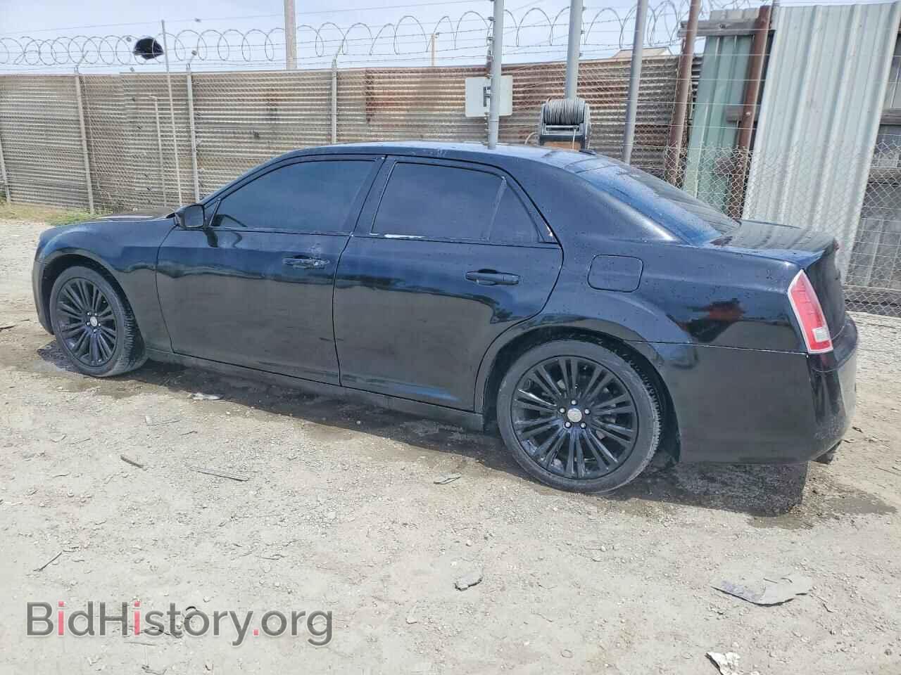 2013 CHRYSLER 300 - VIN: 2C3CCAAG2DH613295 - Фото 2