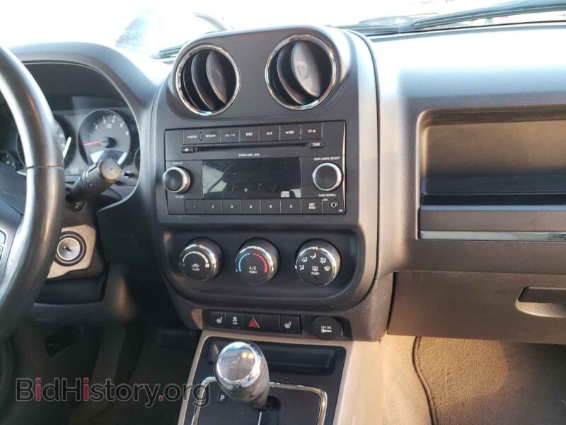 2011 Jeep COMPASS (VIN 1J4NF1FB8BD161513) — photo 9 of 10