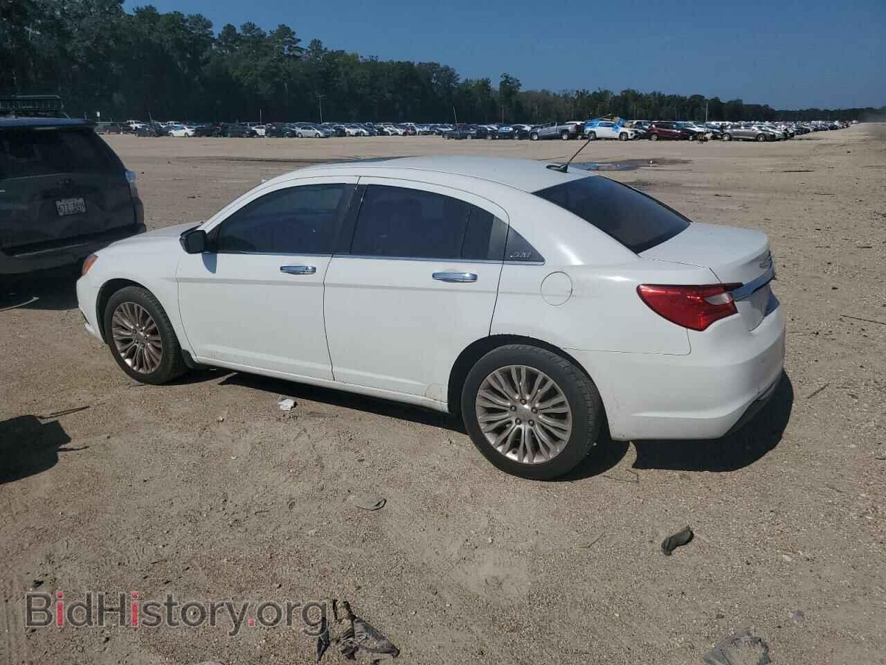 2011 CHRYSLER 200 - VIN: 1C3BC2FB0BN548207 - Фото 2