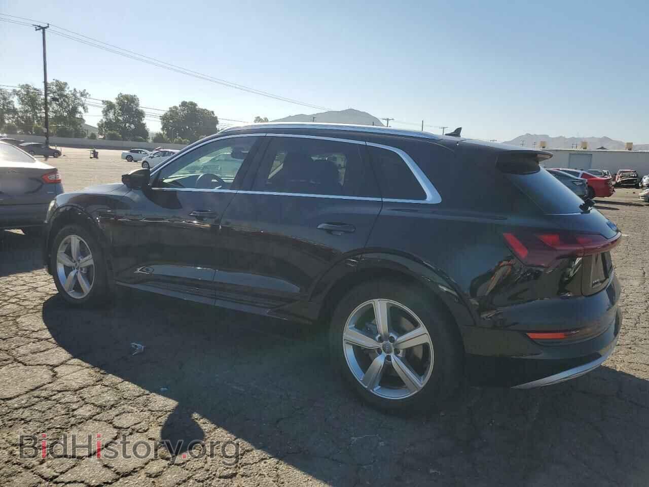 2019 AUDI E-TRON - VIN: WA1LAAGE5KB023079 - Photo 2