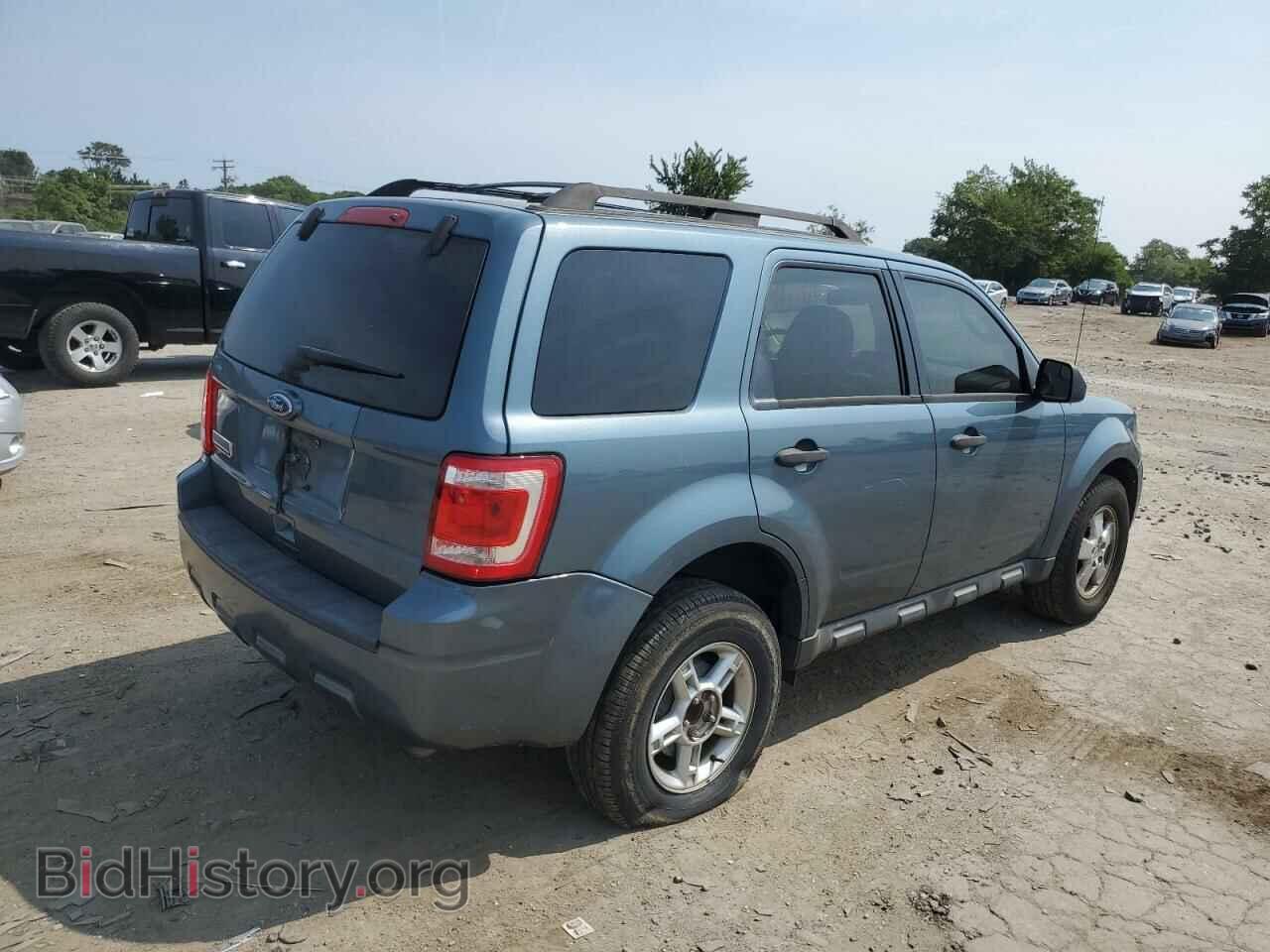 2011 FORD ESCAPE - VIN: 1FMCU0D76BKB56586 - Фото 3