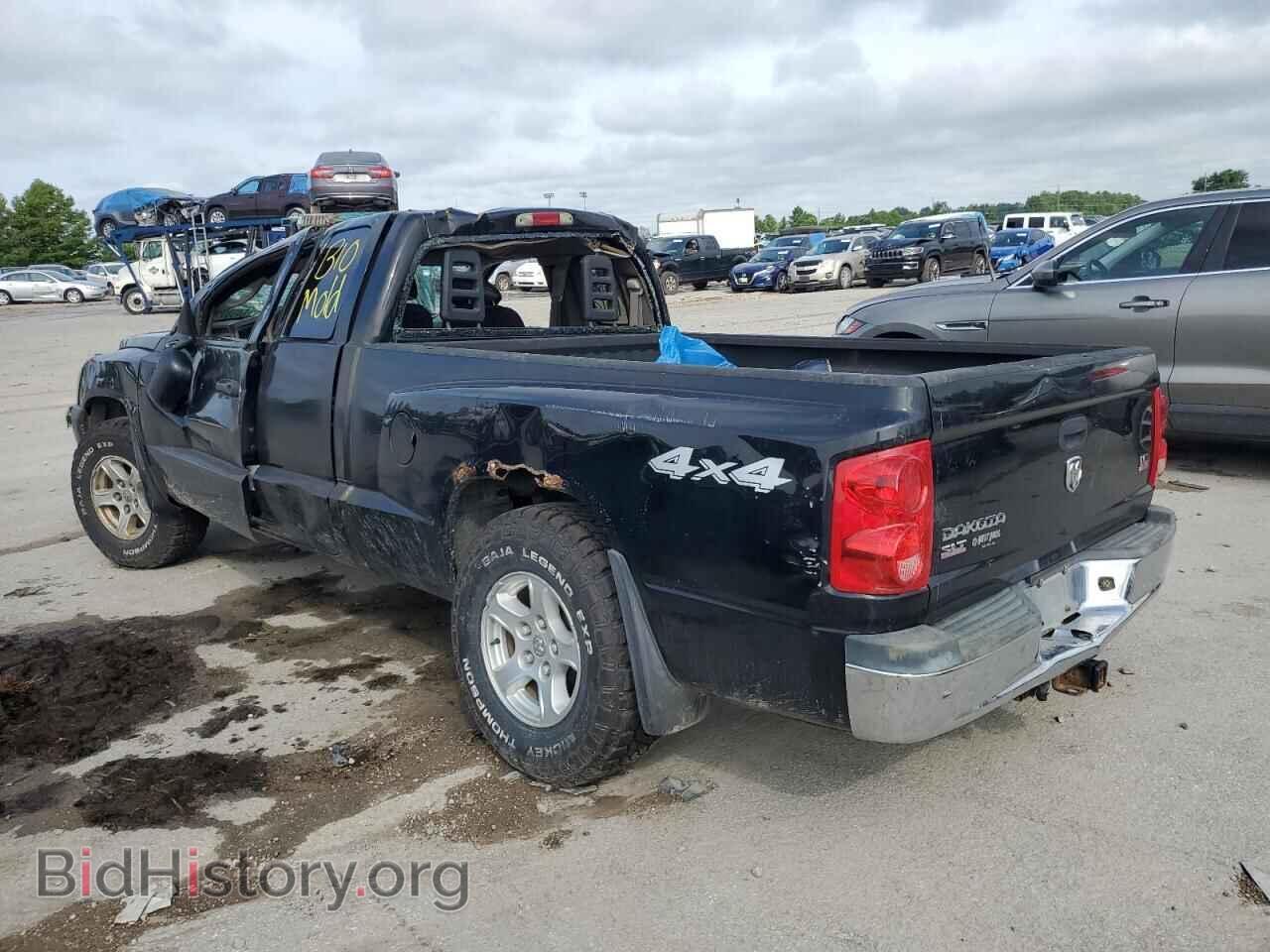 2005 DODGE DAKOTA - VIN: 1D7HW42N65S110862 - Фото 2