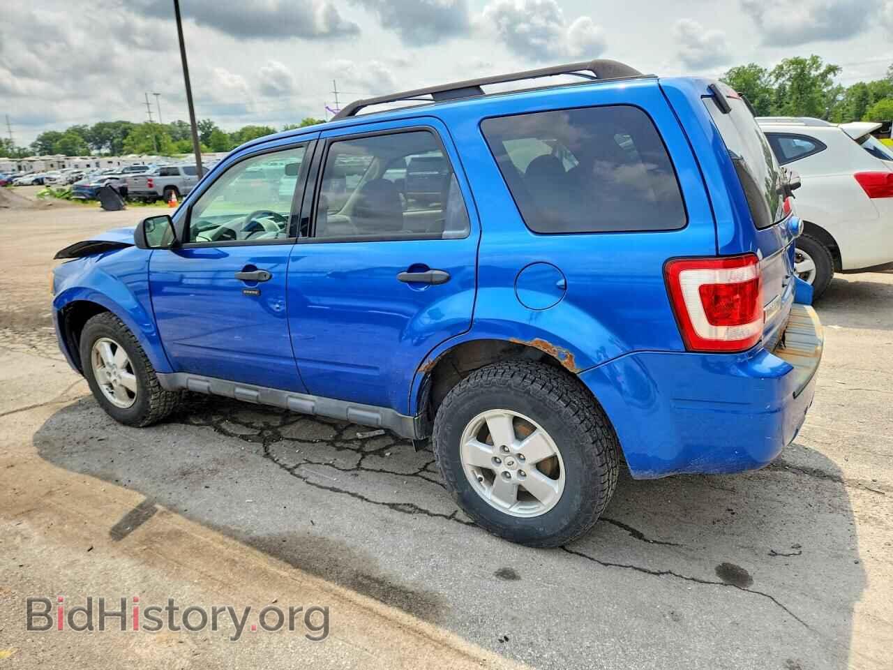 2011 FORD ESCAPE - VIN: 1FMCU0D76BKA57993 - Photo 2