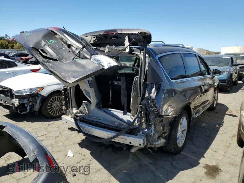 2018 Chrysler PACIFICA (VIN 2C4RC1EG0JR106241) — фото 3 из 14