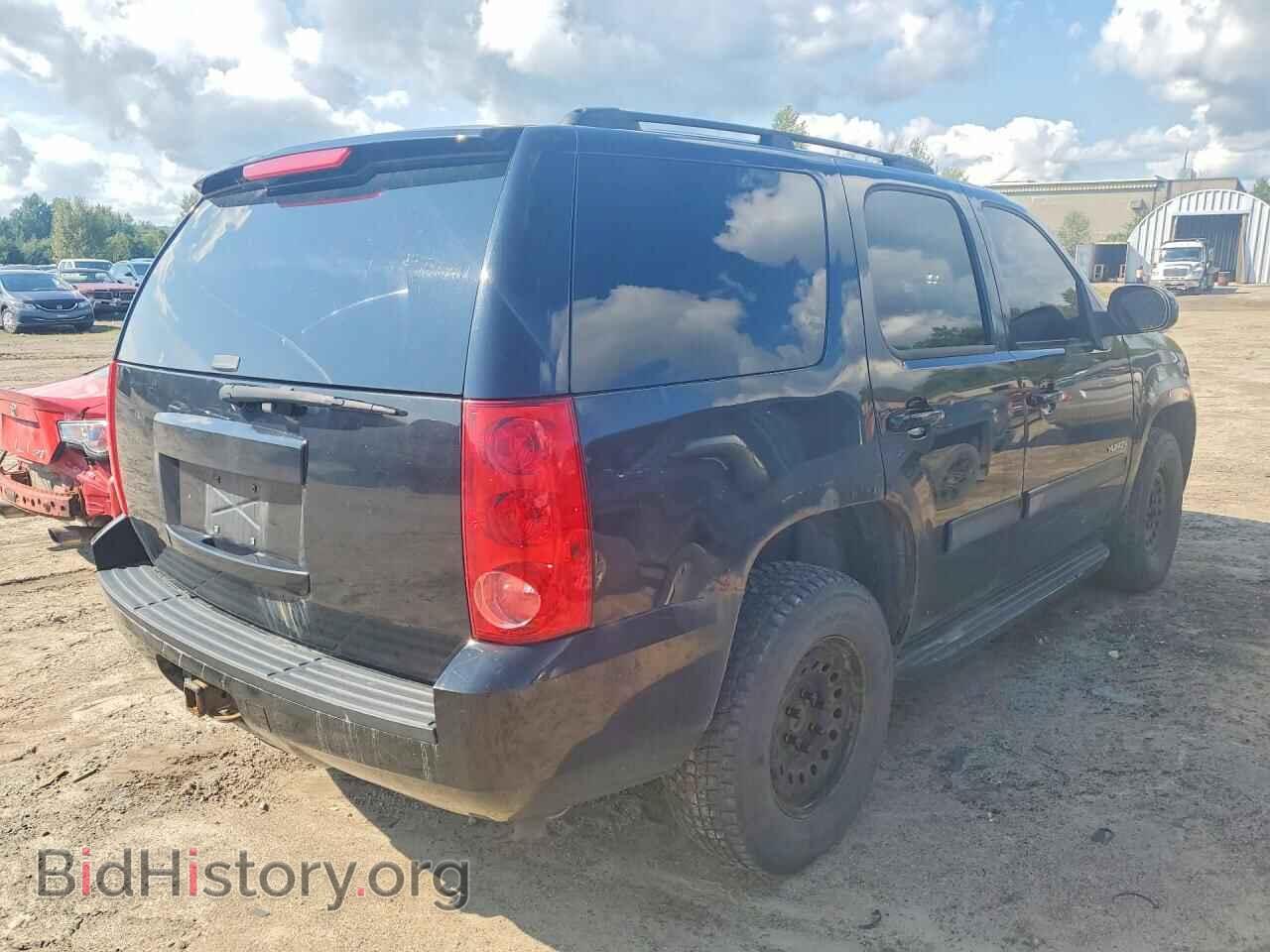 2011 GMC YUKON - VIN: 1GKS2AE05BR125726 - Photo 3