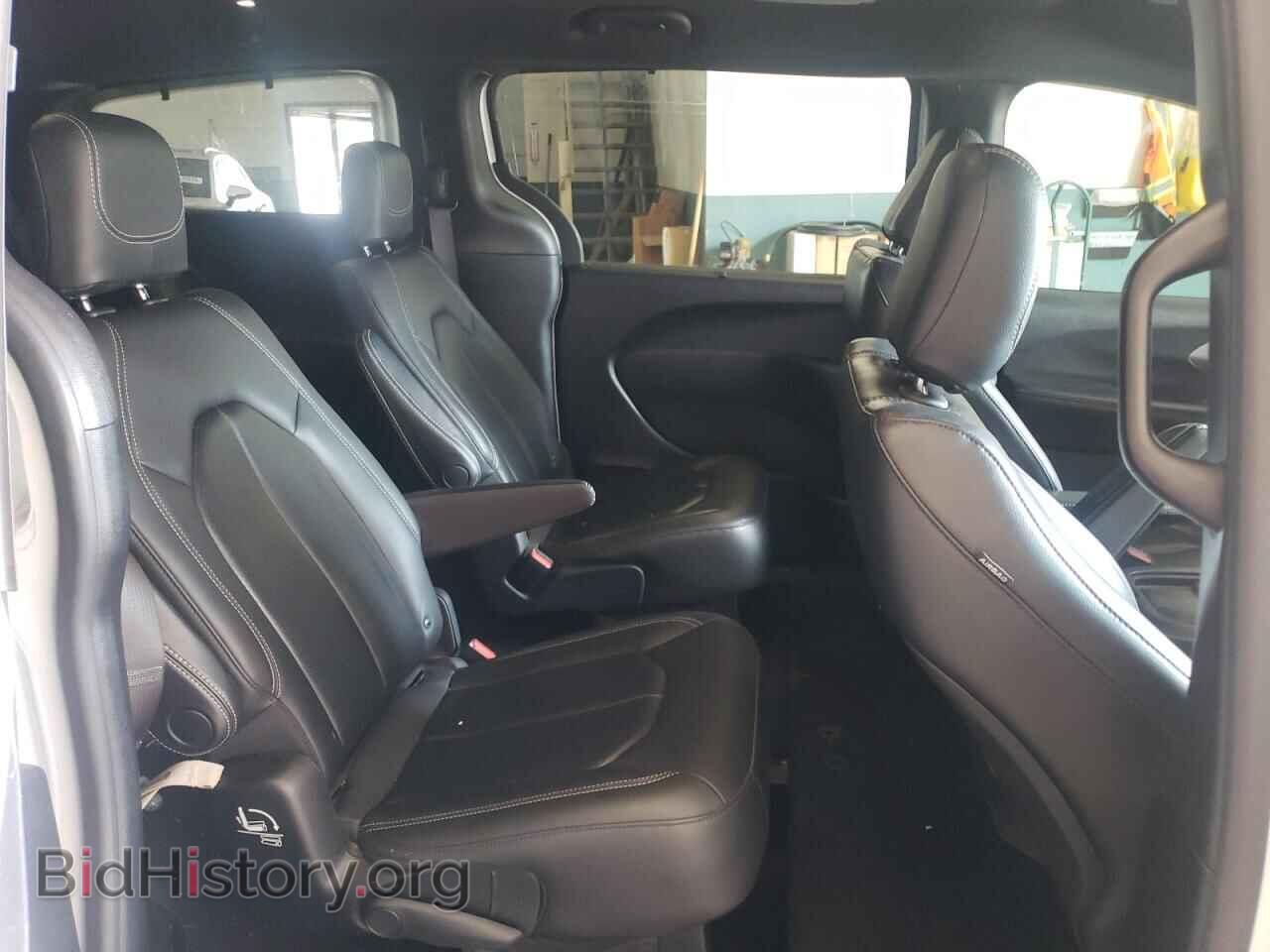 2019 CHRYSLER All Models - VIN: 2C4RC1BG7KR548648 - Фото 11