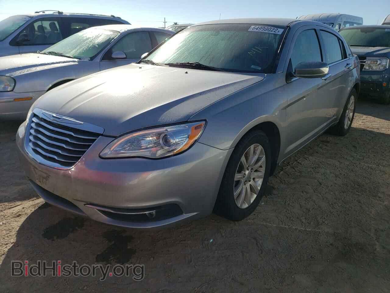 2013 CHRYSLER 200 - VIN: 1C3CCBCG0DN737088 - Фото 2