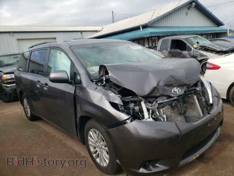 2011 Toyota SIENNA Sienna XLE (VIN 5TDYK3DC0BS058564) — photo 1 of 10, Copart, damage: front end