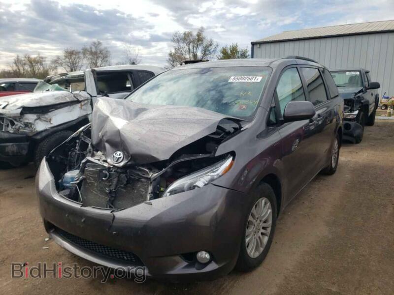 2011 Toyota SIENNA (VIN 5TDYK3DC0BS058564) — photo 2 of 10