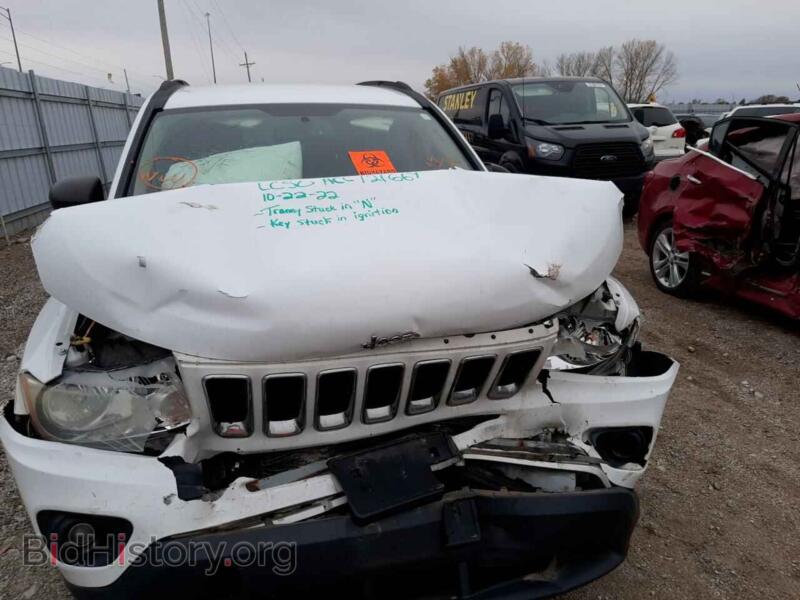 2011 Jeep COMPASS (VIN 1J4NT5FB6BD287904) — photo 7 of 10