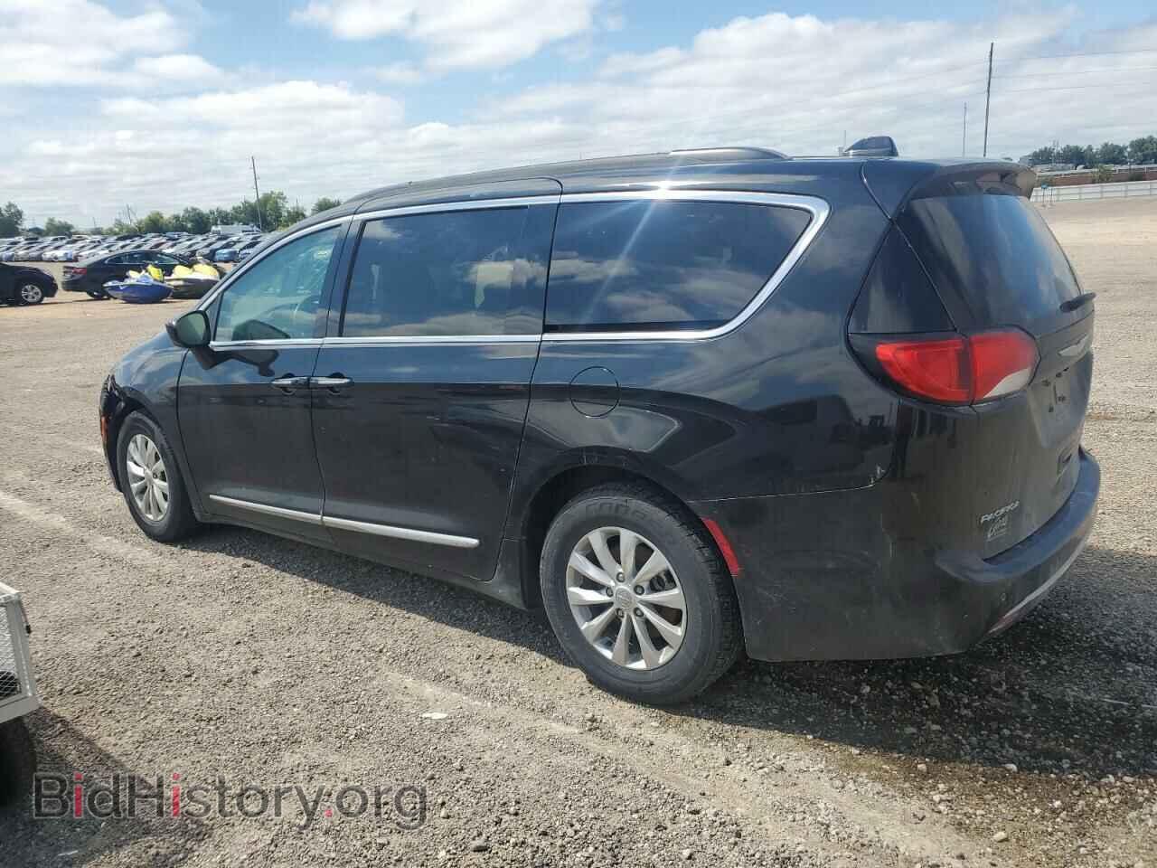 2017 CHRYSLER PACIFICA - VIN: 2C4RC1BGXHR771940 - Фото 2