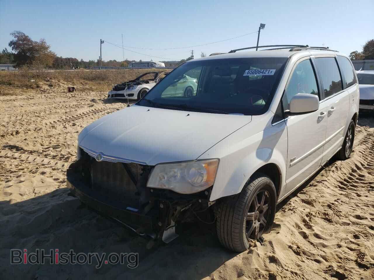 2008 CHRYSLER MINIVAN - VIN: 2A8HR54P18R835077 - Фото 2