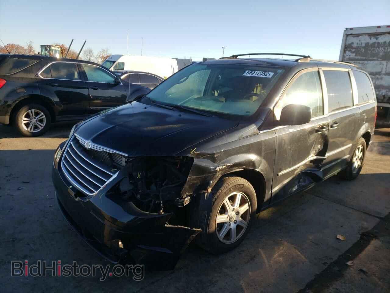 2009 CHRYSLER MINIVAN - VIN: 2A8HR54139R629725 - Фото 2