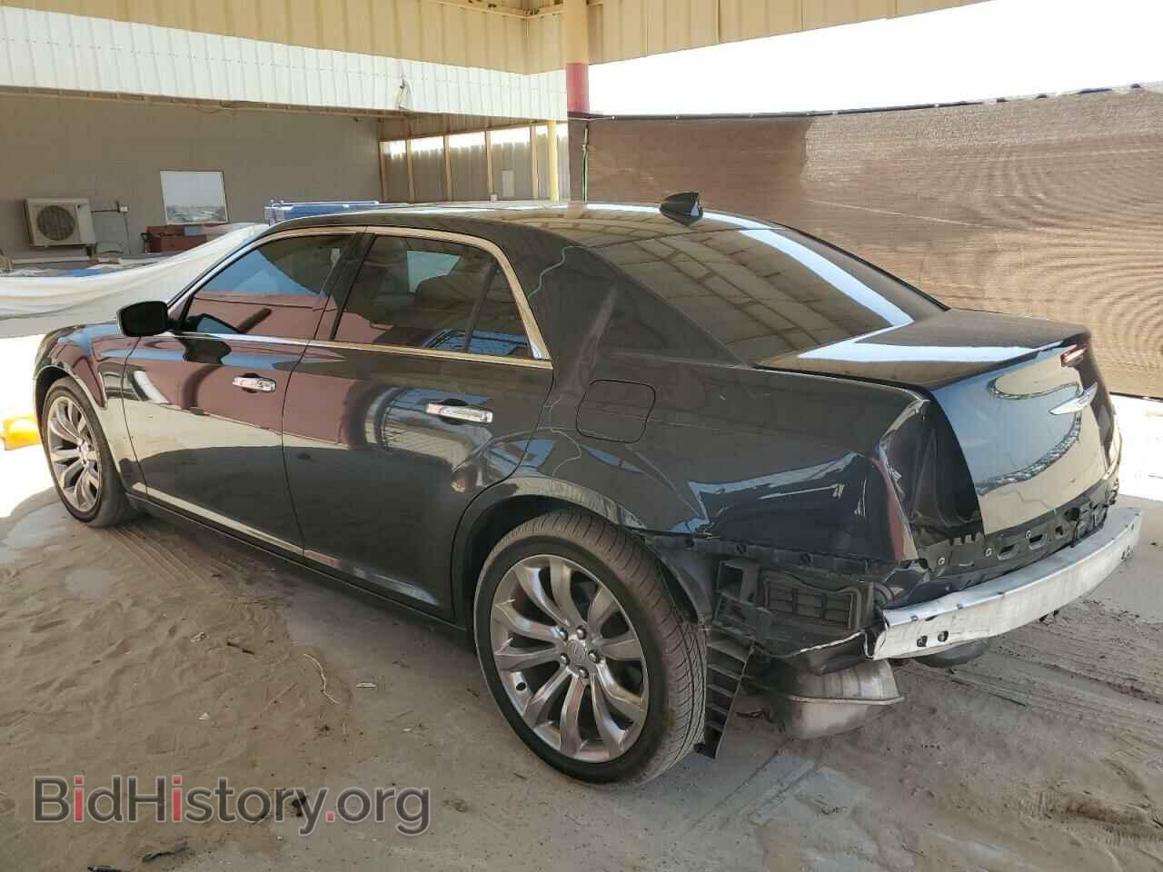 2019 CHRYSLER 300 - VIN: 2C3CCAEG2KH556149 - Фото 2
