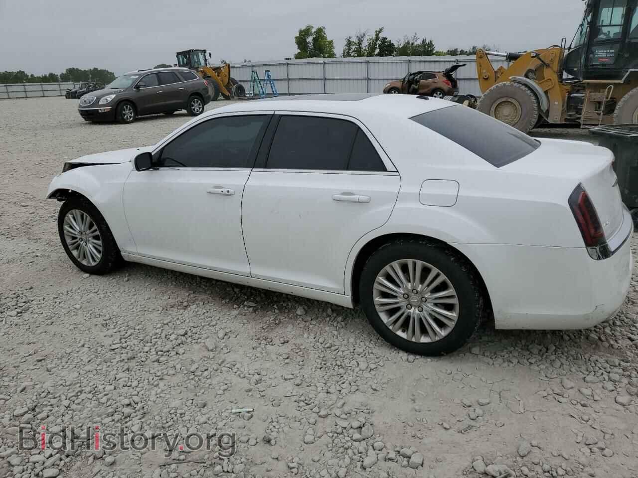 2013 CHRYSLER 300 - VIN: 2C3CCARG1DH551957 - Фото 2