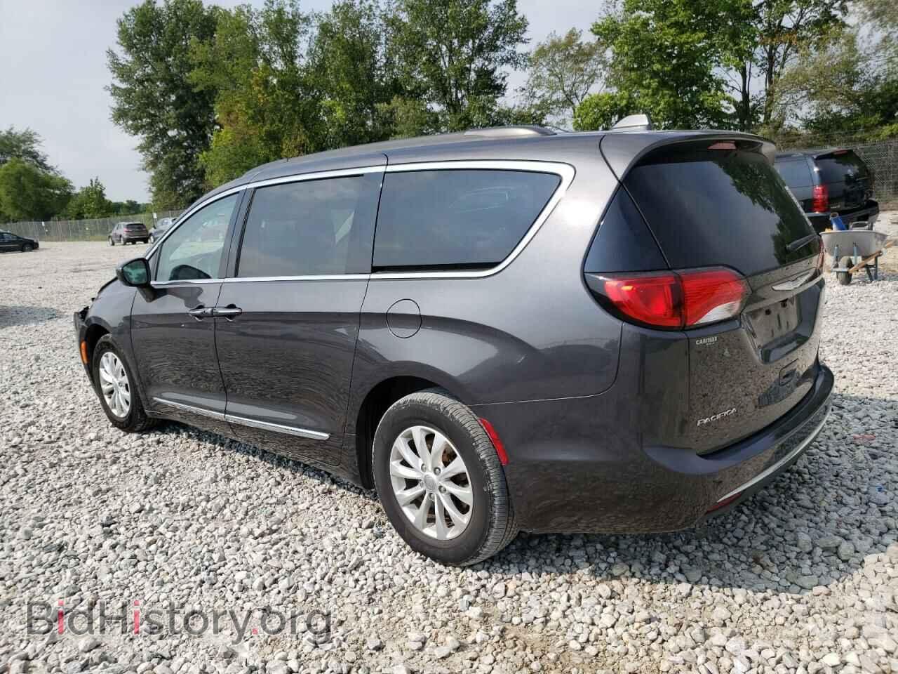 2017 CHRYSLER PACIFICA - VIN: 2C4RC1BG3HR811758 - Photo 2