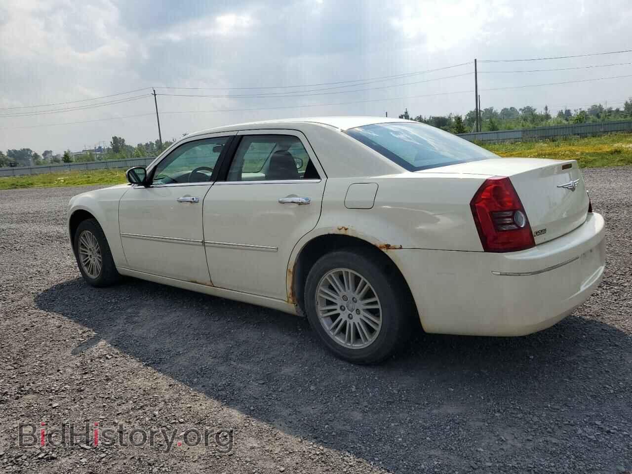 2010 CHRYSLER 300 - VIN: 2C3CA5CVXAH120520 - Фото 2