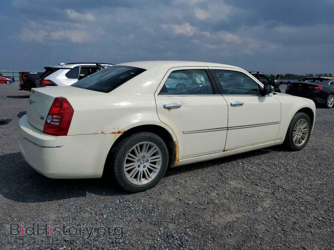 2010 CHRYSLER 300 - VIN: 2C3CA5CVXAH120520 - Фото 3