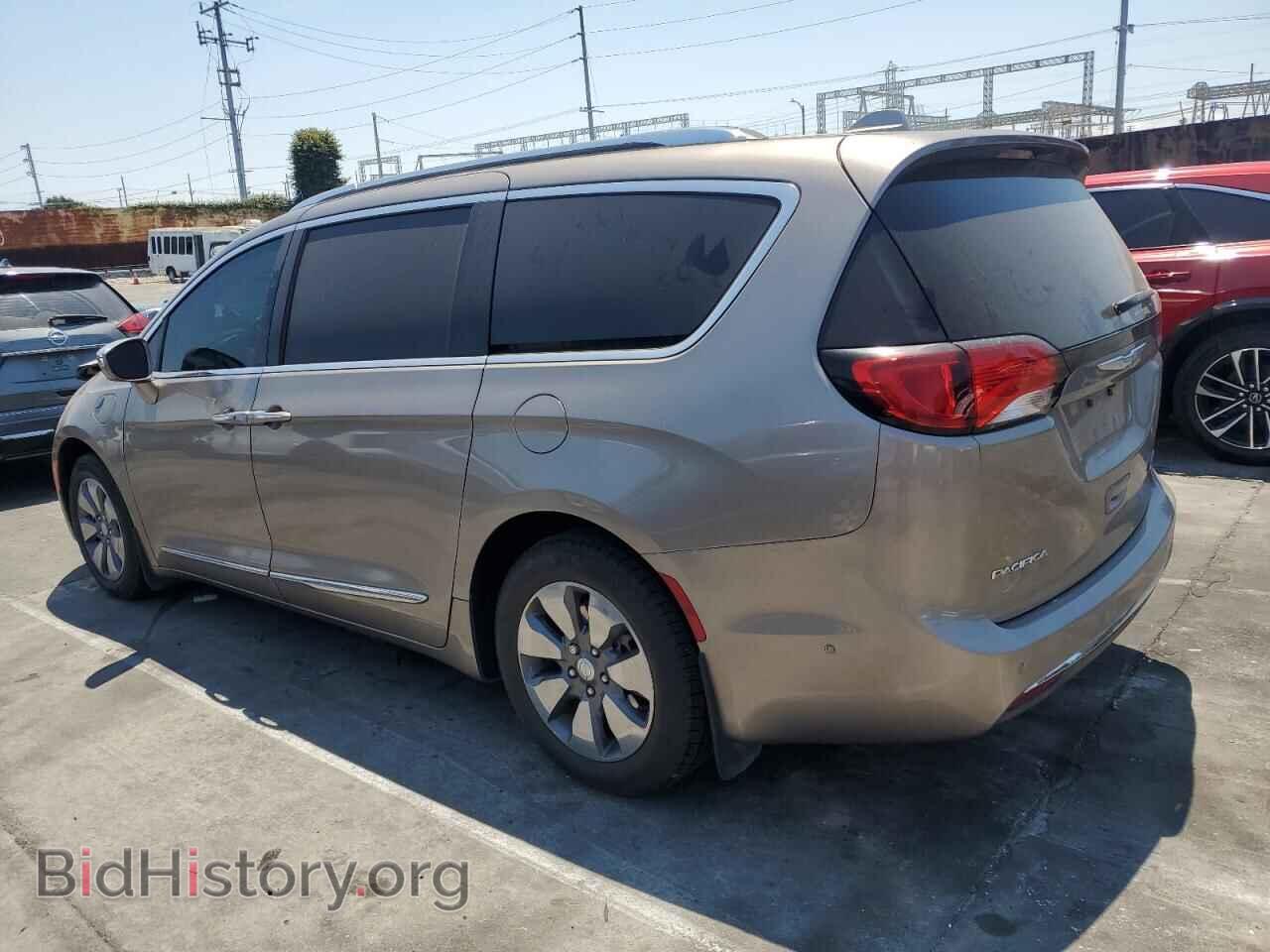 2018 CHRYSLER PACIFICA - VIN: 2C4RC1N75JR168394 - Фото 2