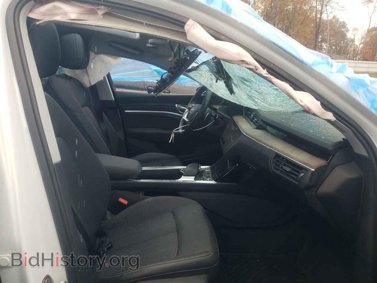 2019 AUDI E-TRON - VIN: WA1LAAGE8KB023044 - Photo 5