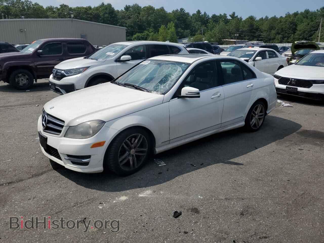 Photo WDDGF8AB7EA931775 - MERCEDES-BENZ C-CLASS 2014