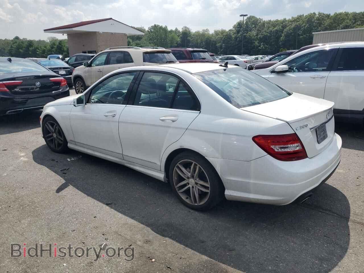 2014 MERCEDES-BENZ C-CLASS - VIN: WDDGF8AB7EA931775 - Фото 2