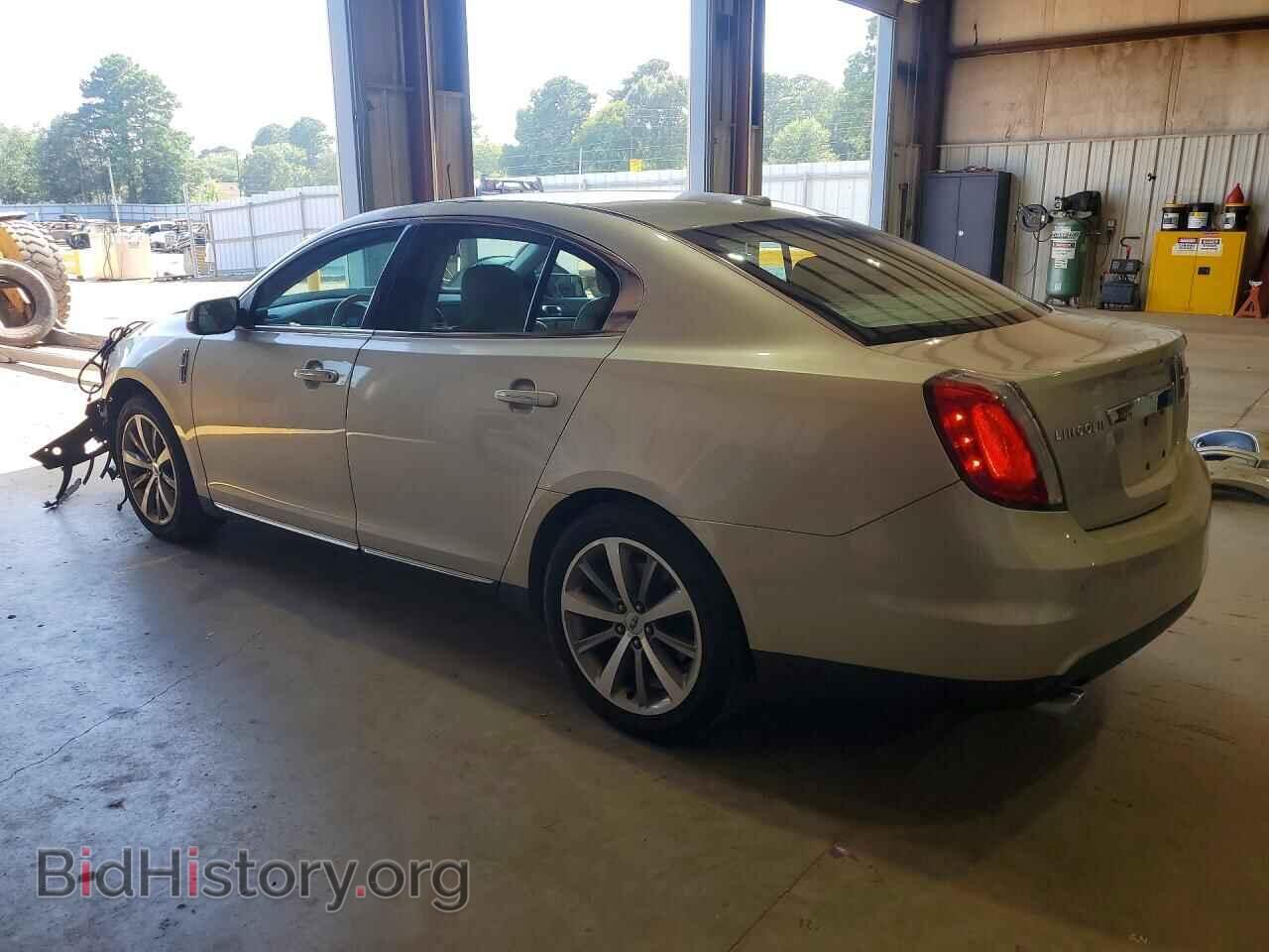 2011 LINCOLN MKS - VIN: 1LNHL9DR0BG612342 - Фото 2