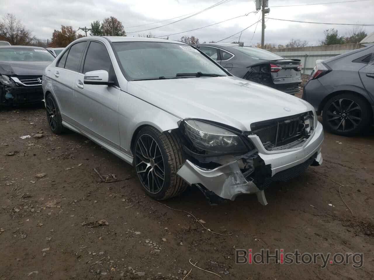 Photo WDDGF8BB1BR153114 - MERCEDES-BENZ C-CLASS 2011