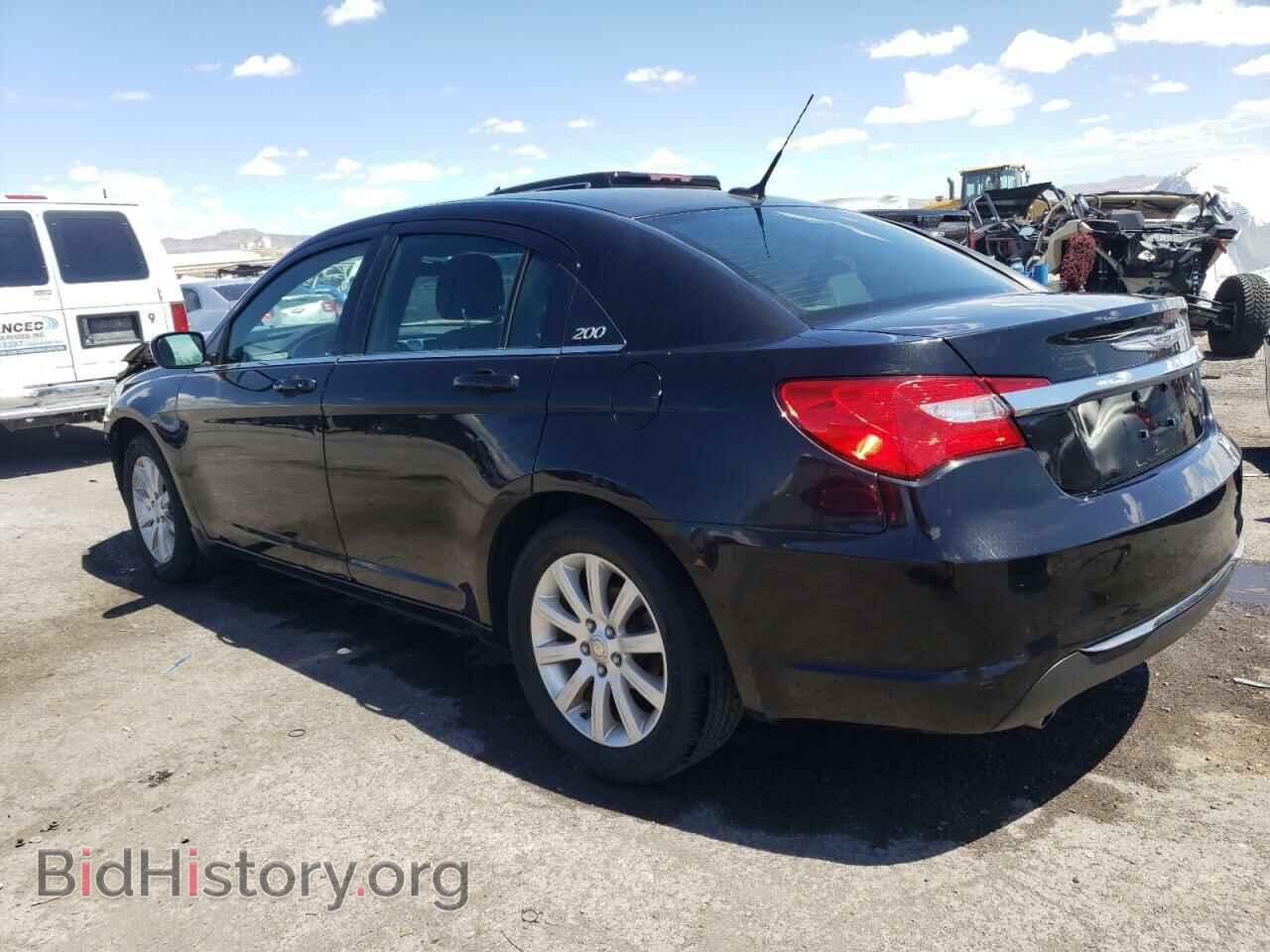 2011 CHRYSLER 200 - VIN: 1C3BC1FG3BN522741 - Фото 2