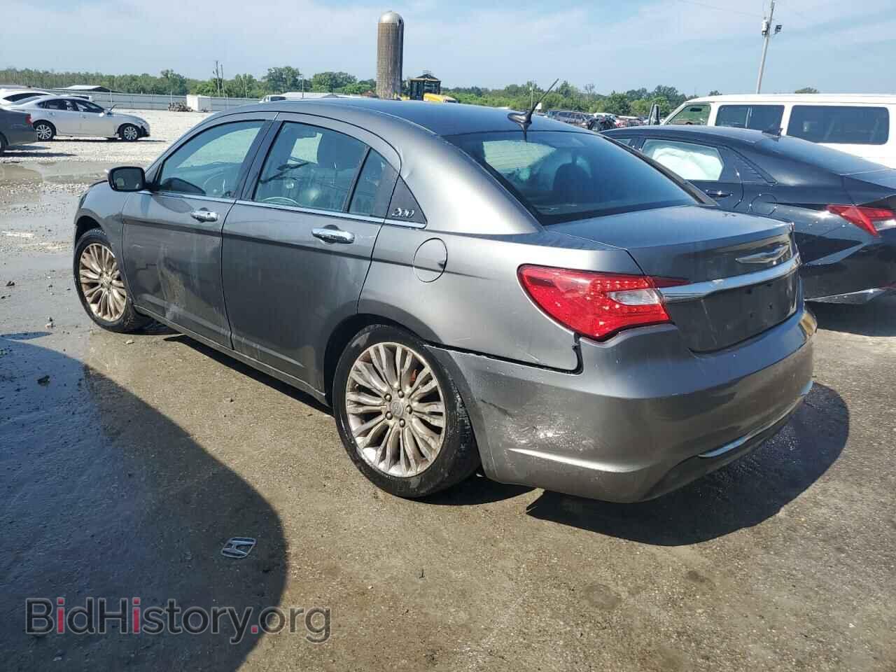 2013 CHRYSLER 200 - VIN: 1C3CCBCG7DN614985 - Фото 2