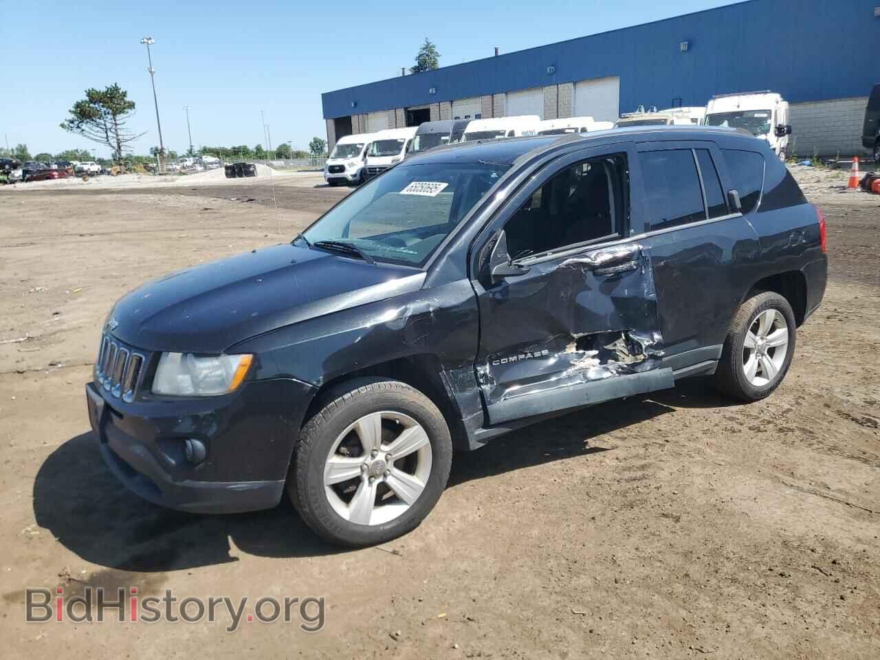 Photo 1J4NF1FB3BD205109 - JEEP COMPASS 2011