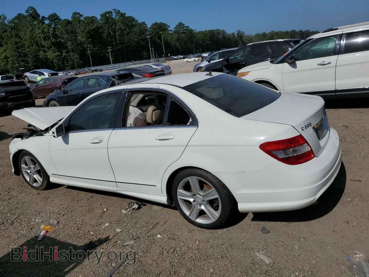 2011 MERCEDES-BENZ C-CLASS - VIN: WDDGF8BB9BR181002 - Фото 2