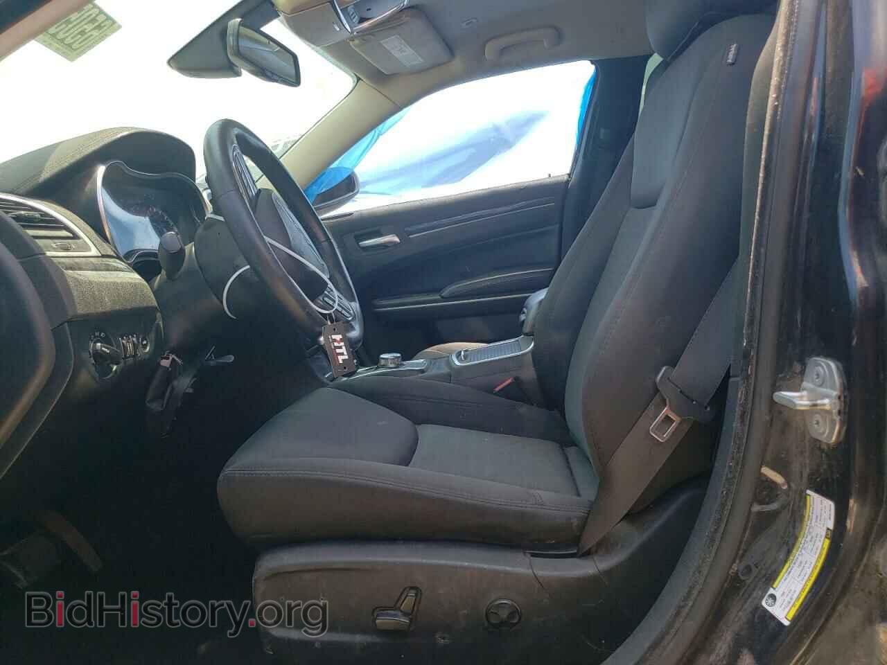 2019 CHRYSLER 300 - VIN: 2C3CCAAG7KH579626 - Фото 7