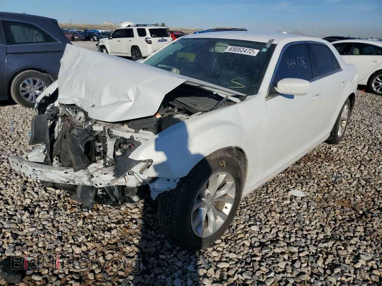 2016 CHRYSLER 300 - VIN: 2C3CCAAG7GH197622 - Фото 2