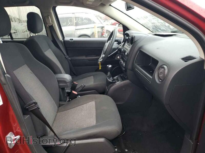 2012 Jeep COMPASS (VIN 1C4NJDBB5CD676854) — фото 5 из 10