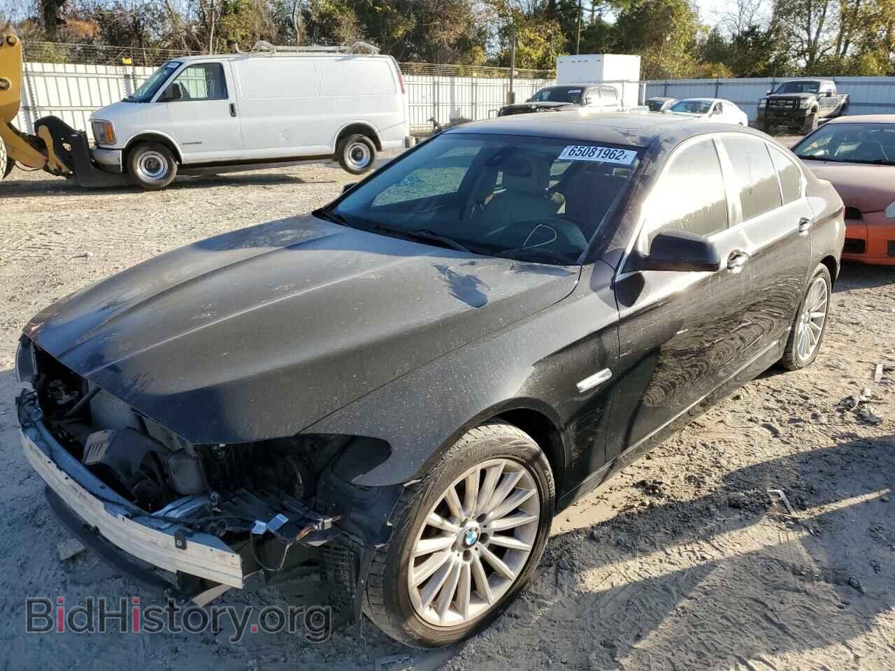 2011 BMW 5 SERIES - VIN: WBAFR7C50BC608020 - Фото 2