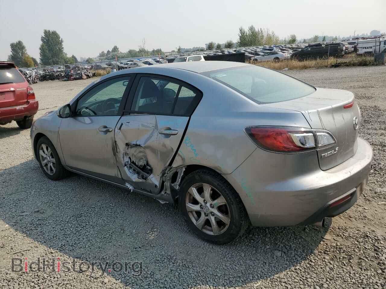 2011 MAZDA 3 - VIN: JM1BL1VG3B1396983 - Фото 2