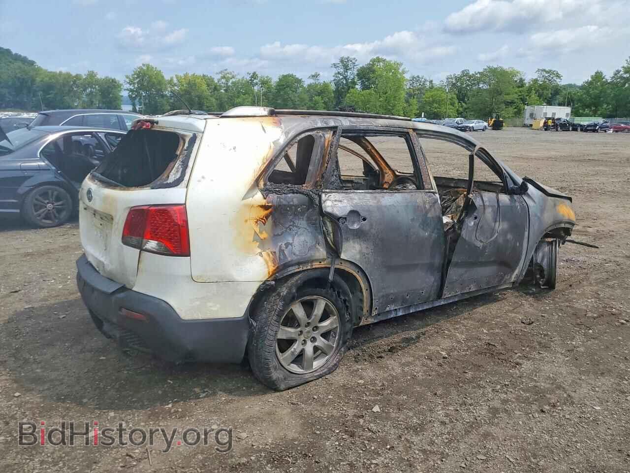 2012 KIA SORENTO - VIN: 5XYKT3A60CG309048 - Фото 3