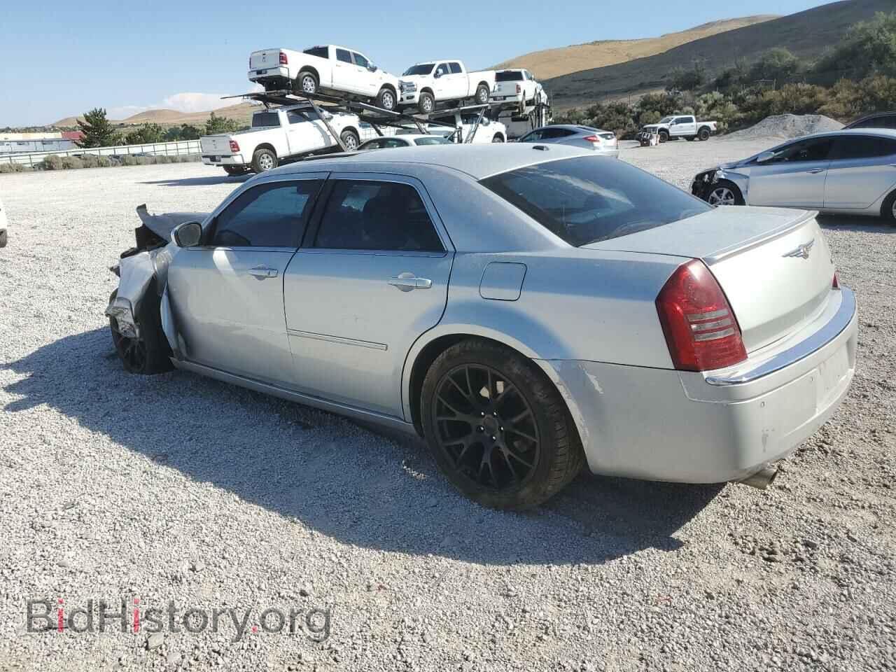 2007 CHRYSLER 300 - VIN: 2C3KA63H27H898461 - Фото 2