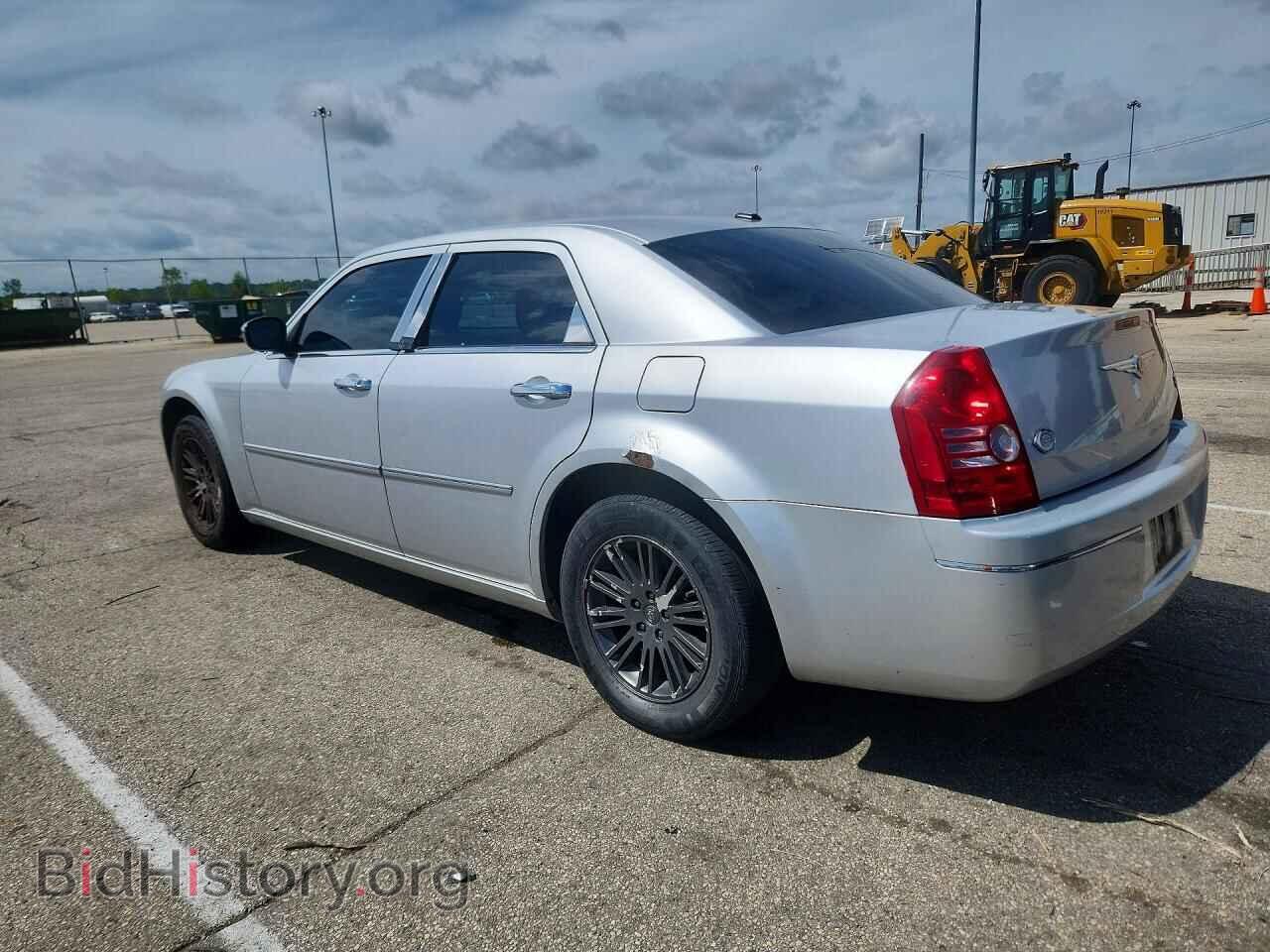 2010 CHRYSLER 300 - VIN: 2C3CA5CV3AH284627 - Photo 2