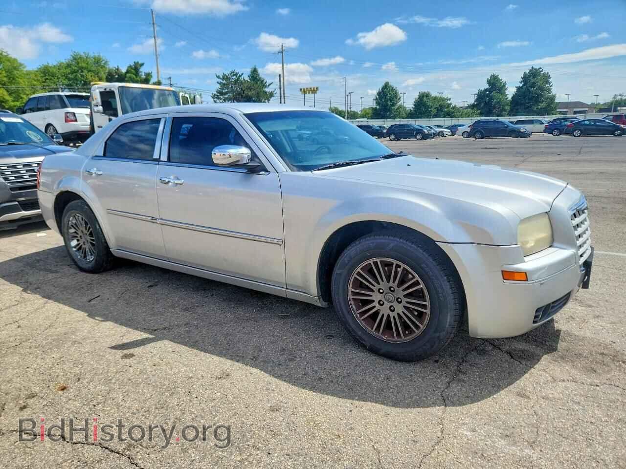 2010 CHRYSLER 300 - VIN: 2C3CA5CV3AH284627 - Photo 4