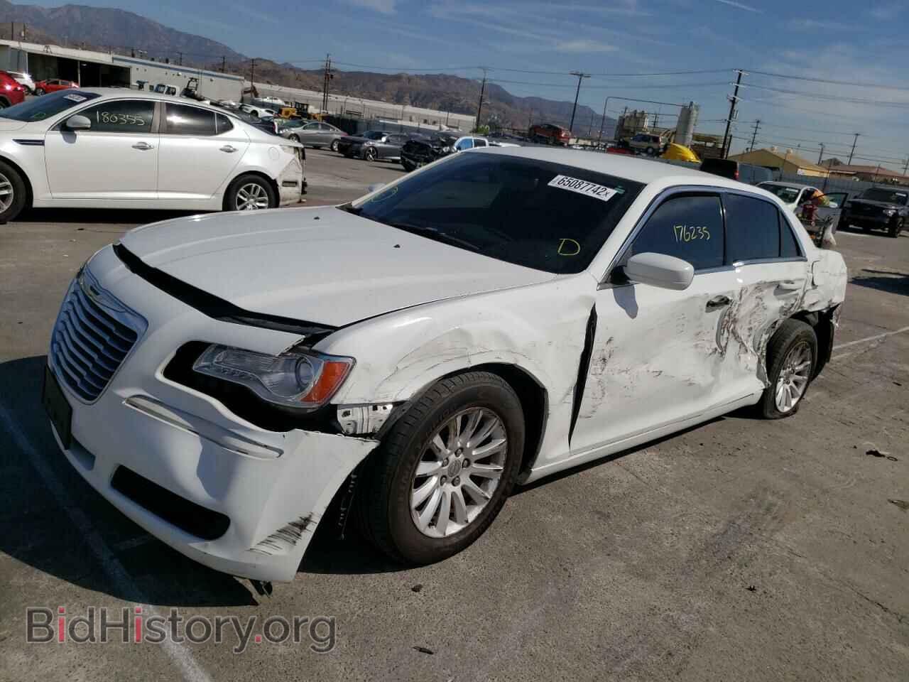2013 CHRYSLER 300 - VIN: 2C3CCAAG5DH697502 - Фото 2